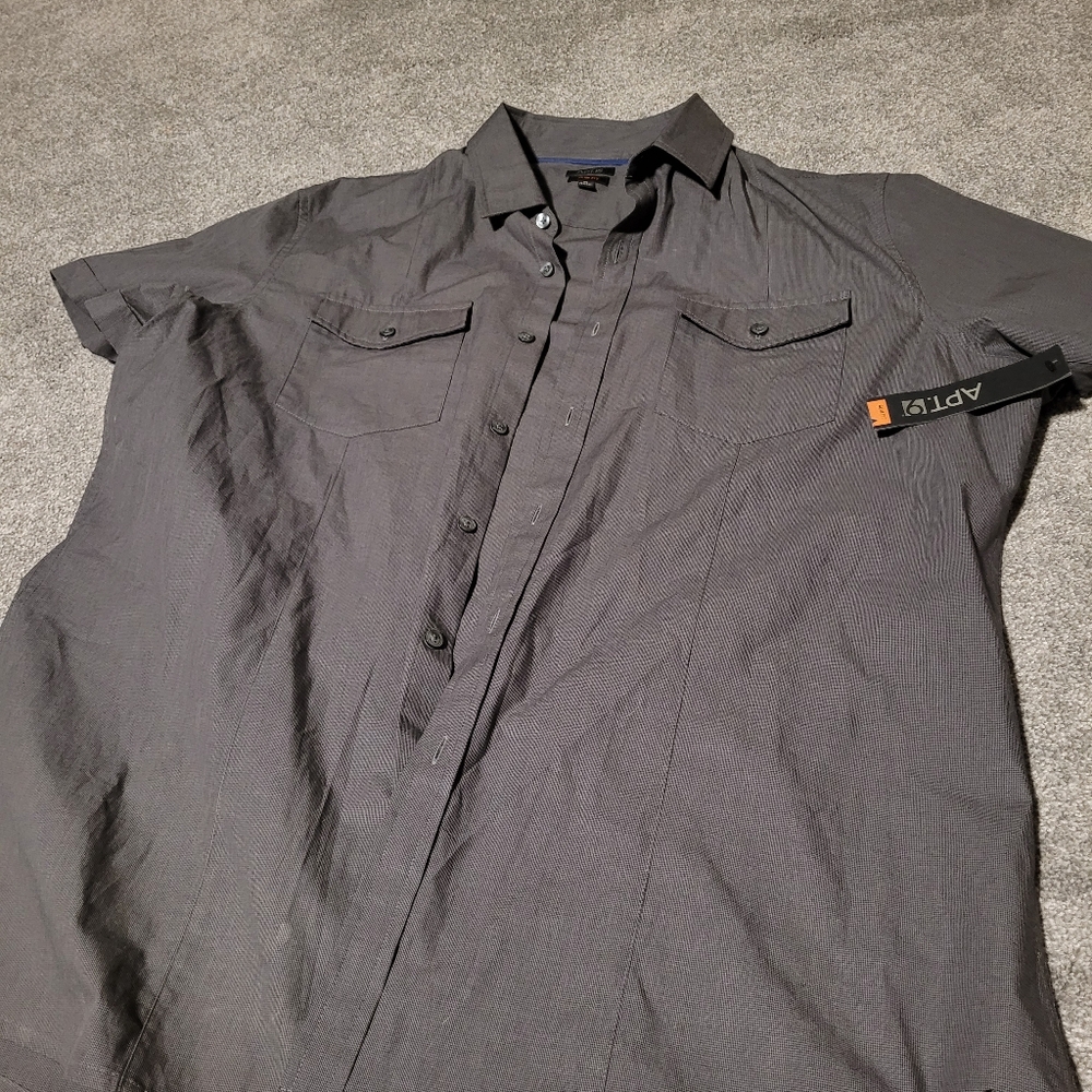 Men's buttondown shirt